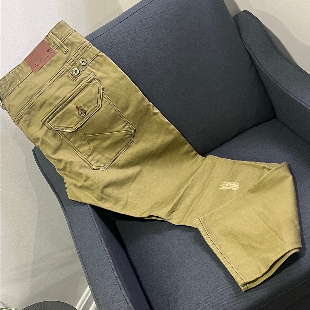 Men's Relaxed Fit Jeans in Tan